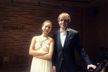 Mikyung Sung e Ilya Rashkovskiy en el 681o El Concierto de la Casa