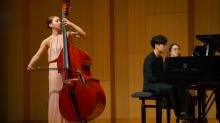成美京和申在敏參加布拉迪奇國際低音提琴比賽